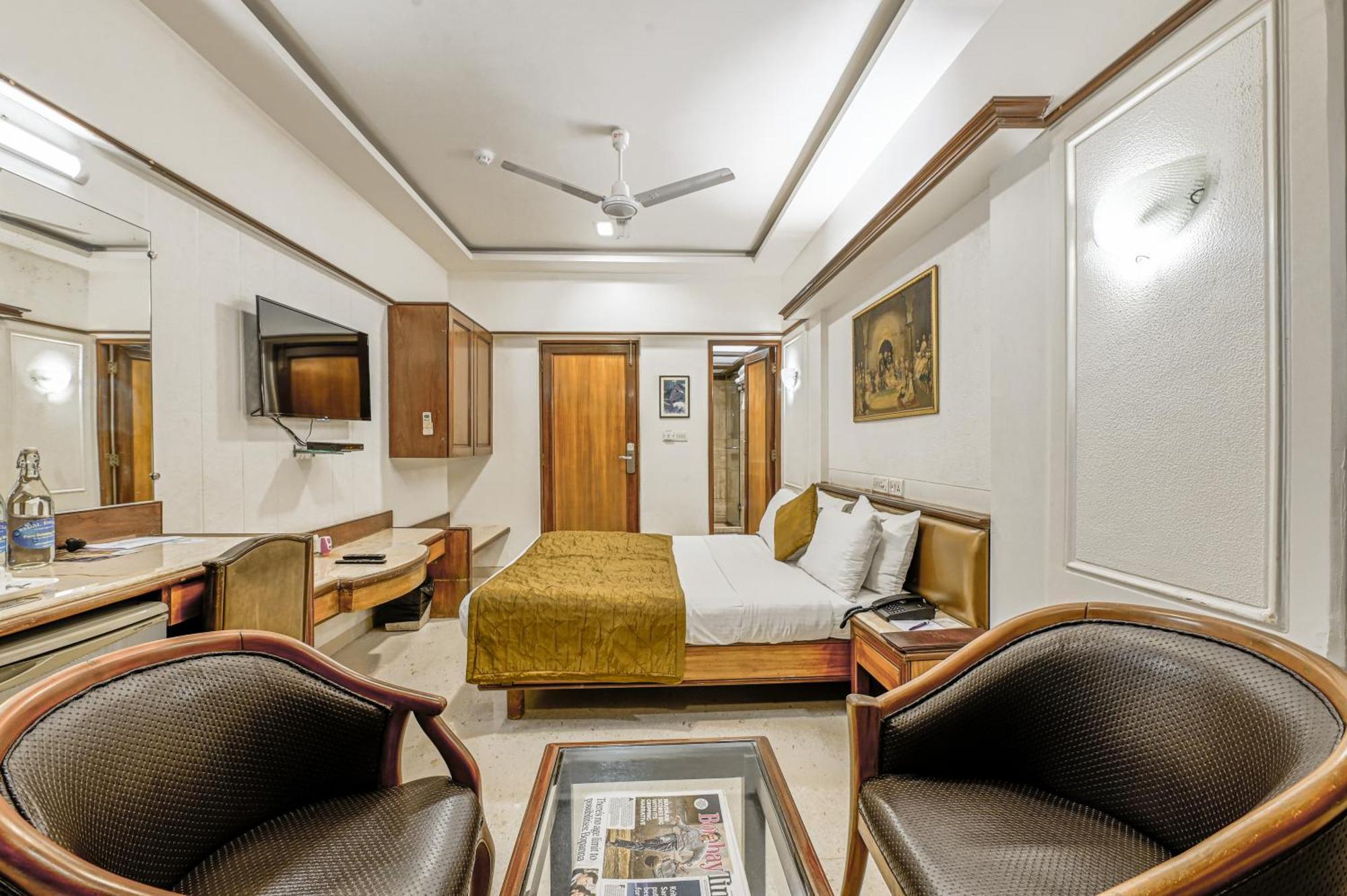 Regal Enclave Hotel Mumbai Bagian luar foto