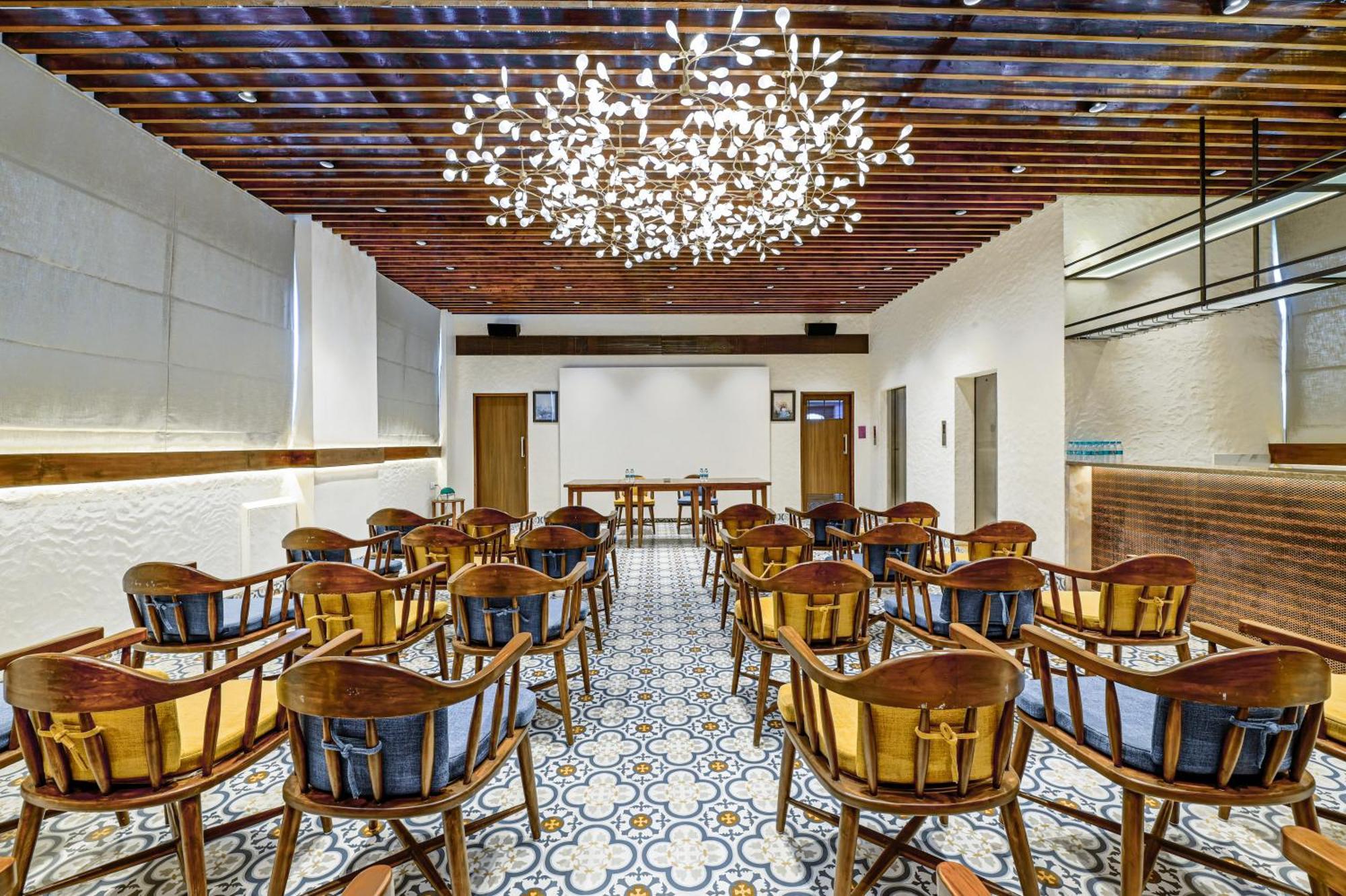 Regal Enclave Hotel Mumbai Bagian luar foto