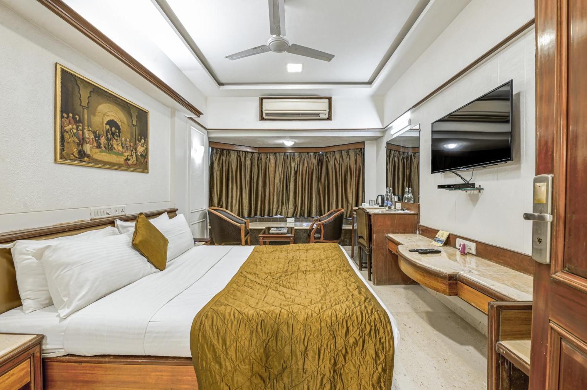 Regal Enclave Hotel Mumbai Bagian luar foto