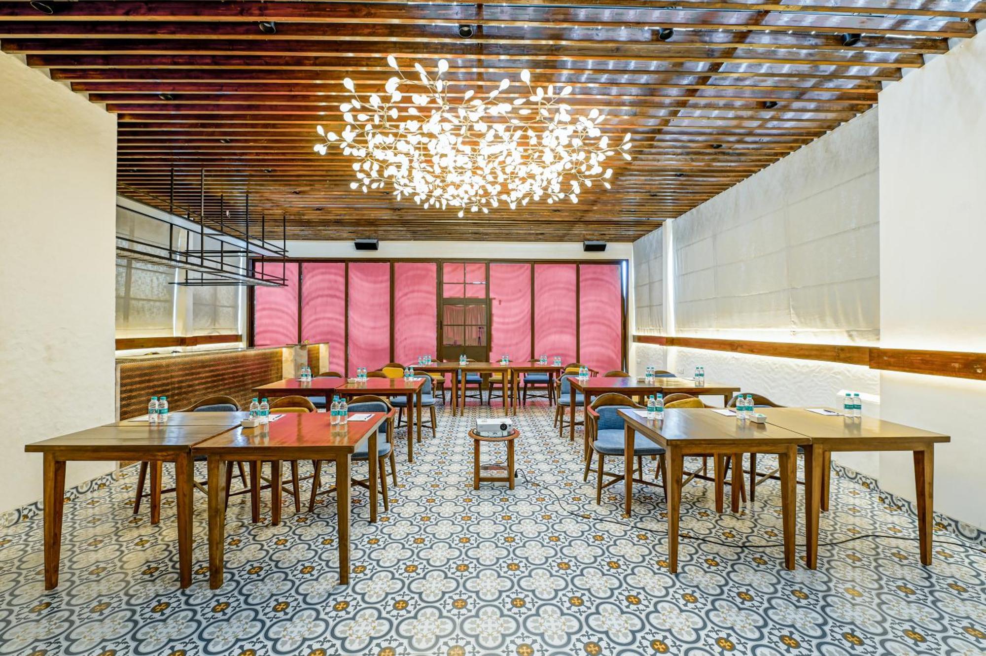Regal Enclave Hotel Mumbai Bagian luar foto