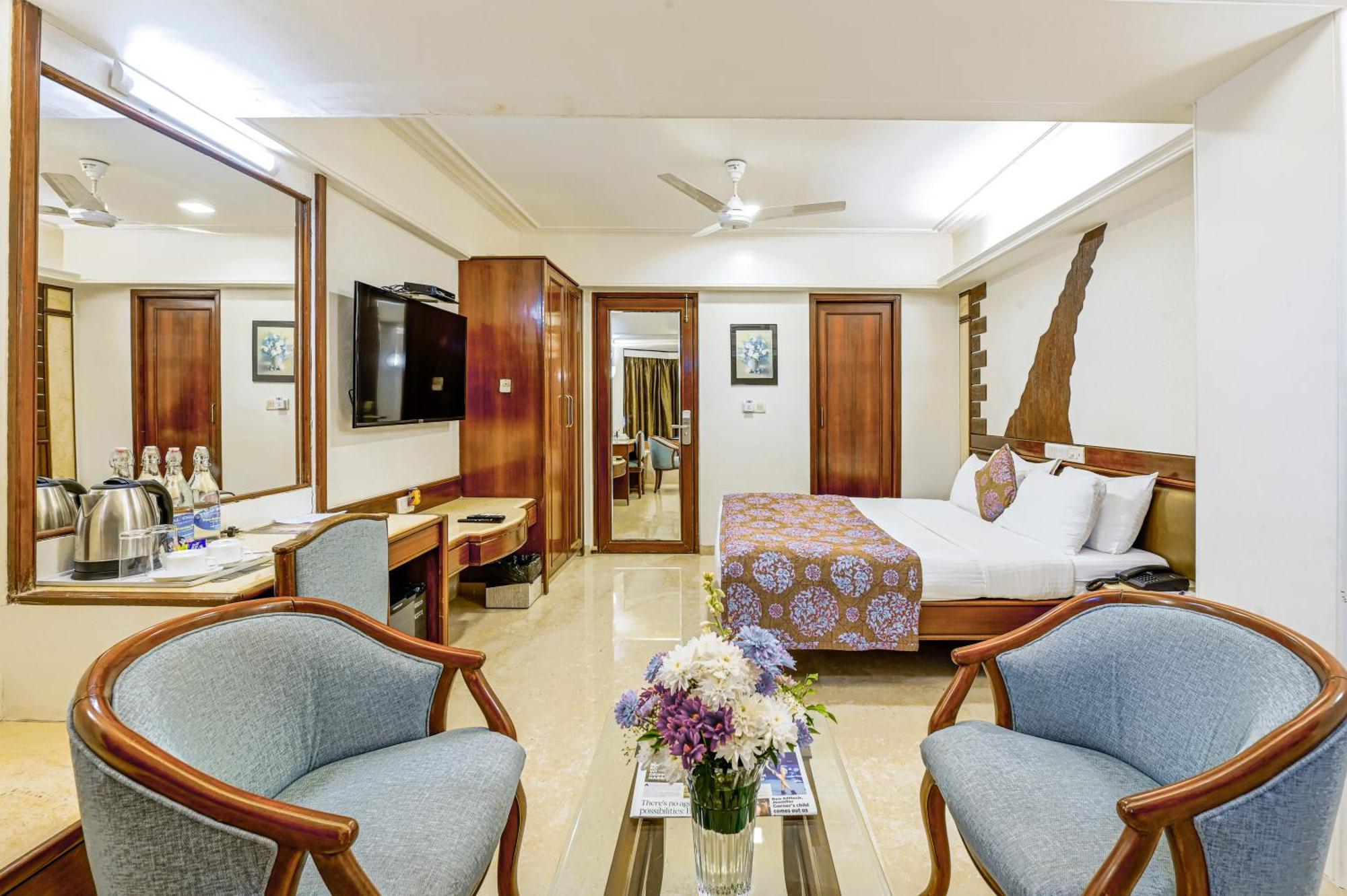 Regal Enclave Hotel Mumbai Bagian luar foto